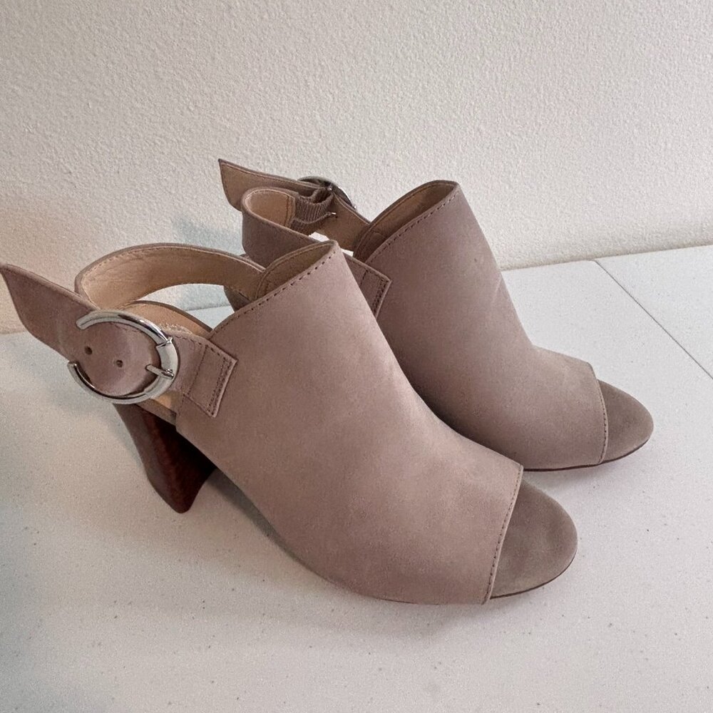 Vince Camuto Krestella Size 6 Beige Open Toe Sling Back